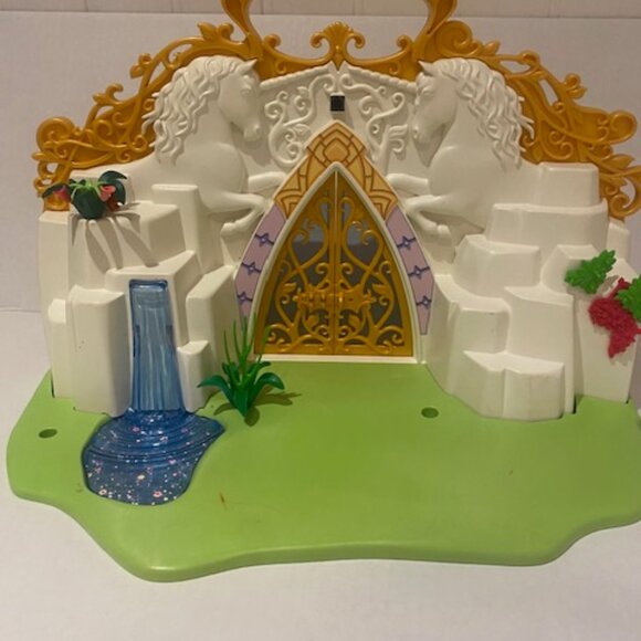 Playmobil Unicornland Lot. Missing pieces. Figures included. - Picture 8 of 10